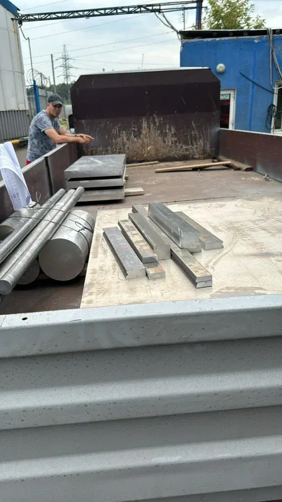 Круглые металлические заготовки и прутки